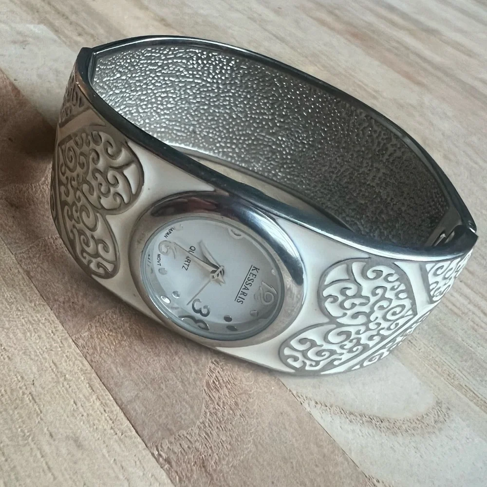 Kessaris ladies hinged bangle enamel hearts bracelet watch NEW BATTERY